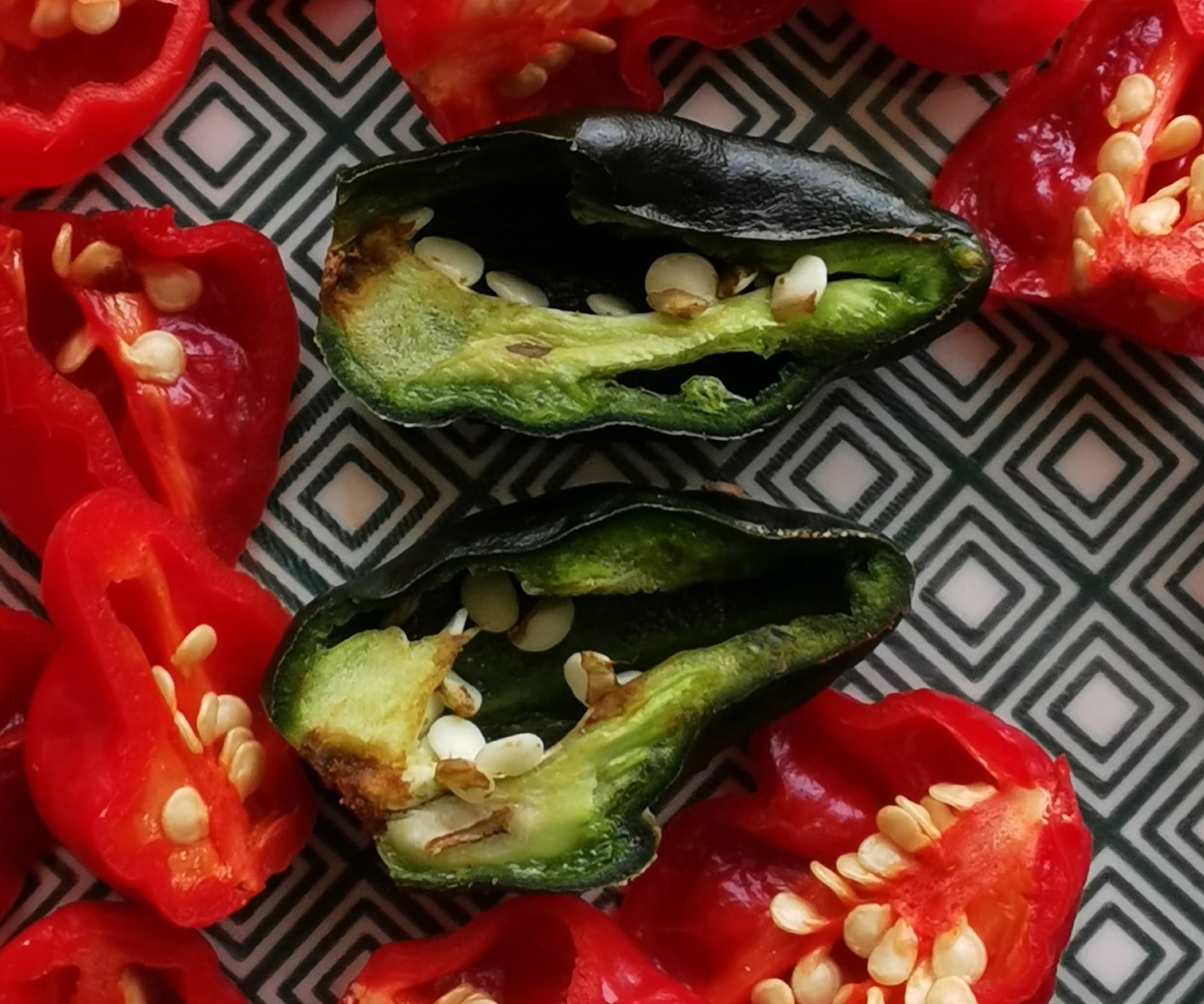 Habaneros cultivados y cosechados en el pais vasco. Hechos por Txili picantes.